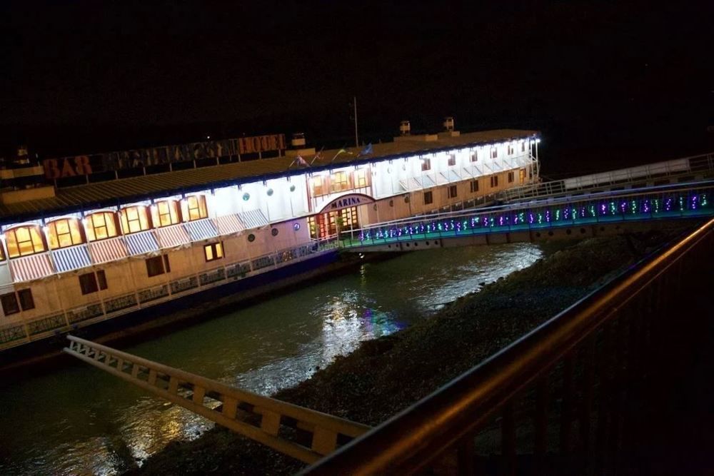 Botel Marina Bratislava Exteriör bild