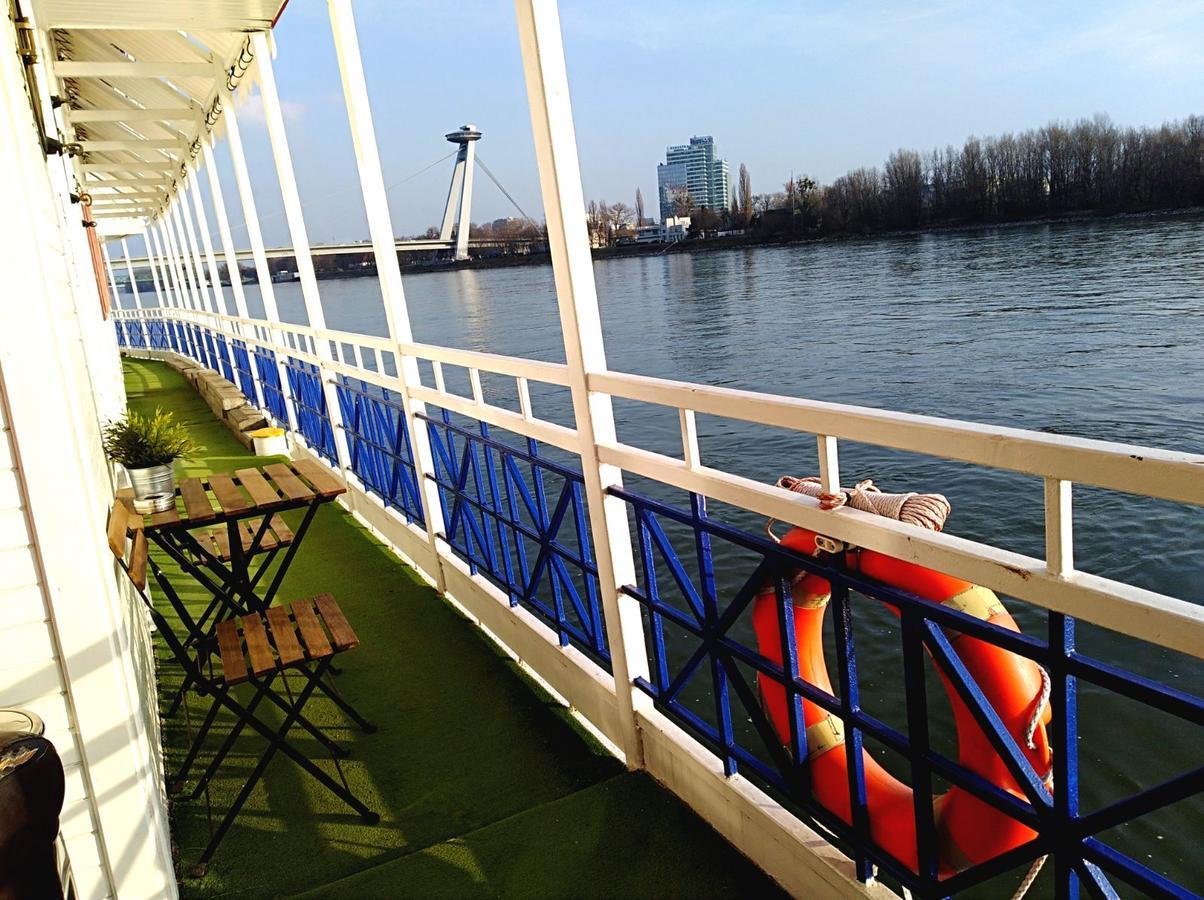 Botel Marina Bratislava Exteriör bild