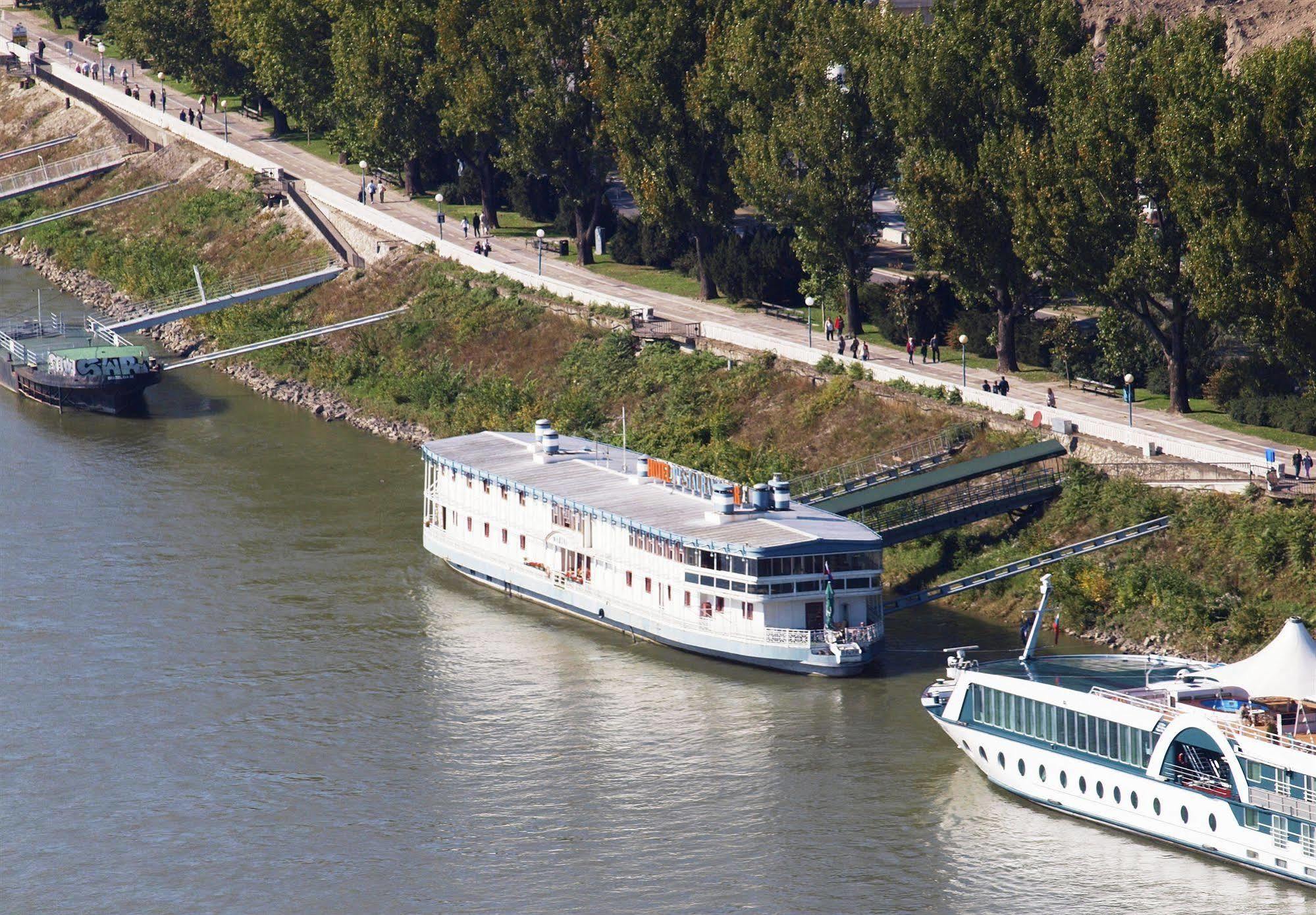 Botel Marina Bratislava Exteriör bild